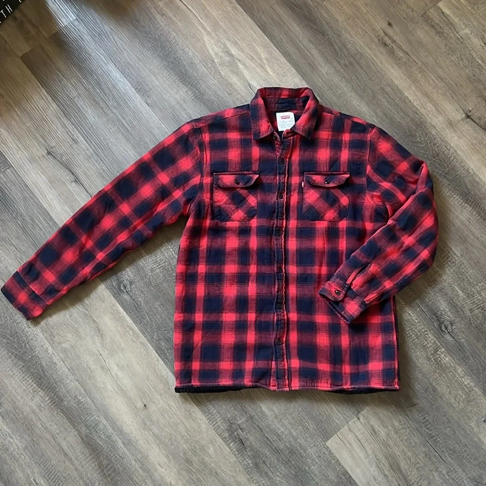 EUC Levi’s | Men’s red and navy shirt jacket lined with sherpa - Picture 2 of 9
